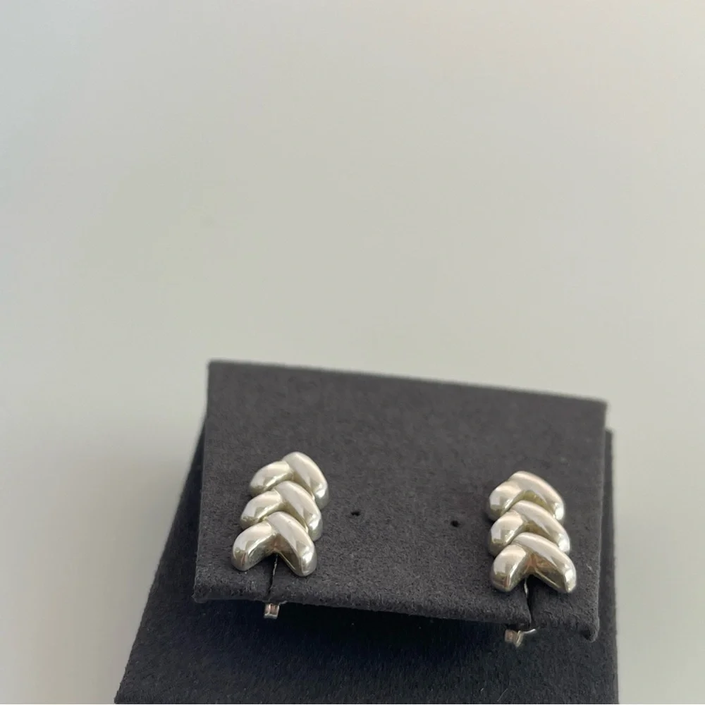 Vintage Sterling Silver Puffy Chevron dangle Drop Earrings - Picture 9 of 11